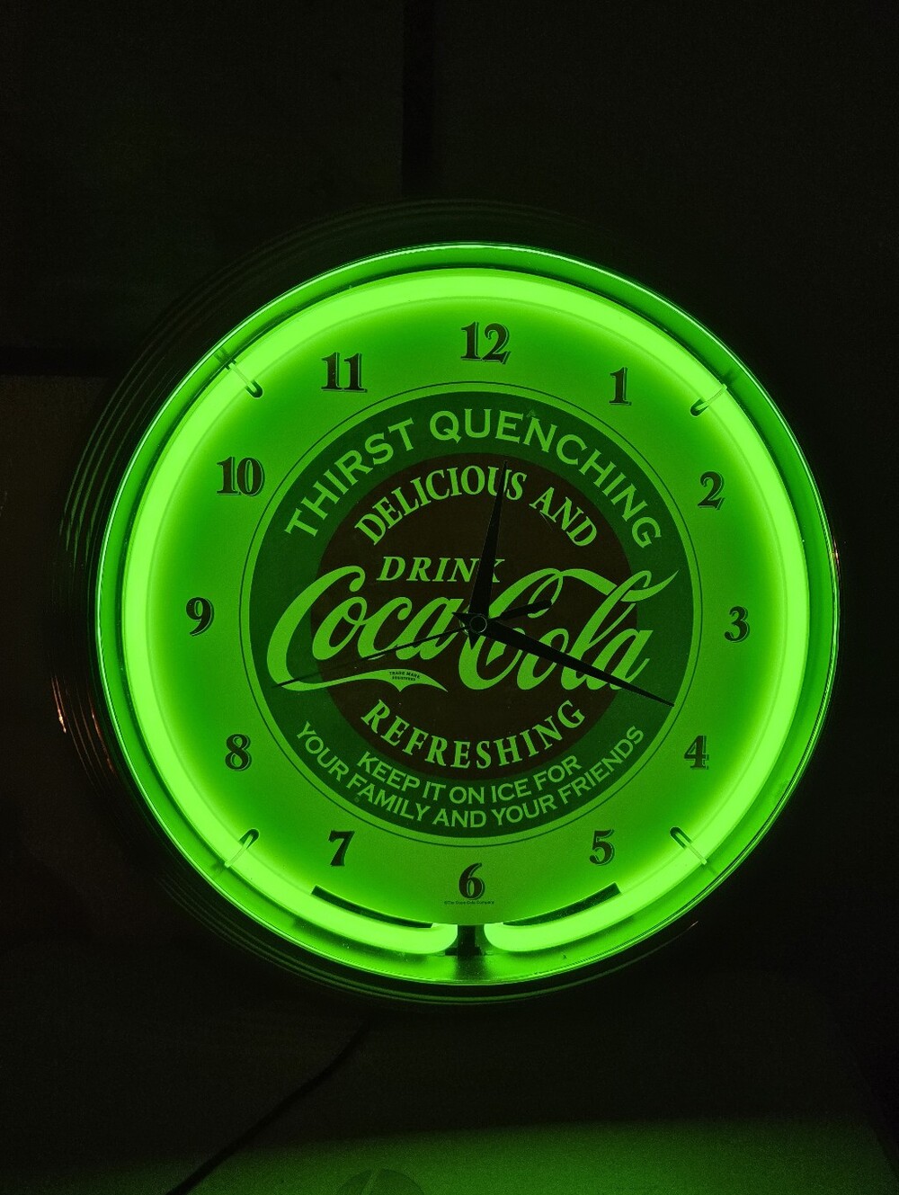 Coca Cola Delicious and Refreshing Green Neon Clock Excellent Used Condition